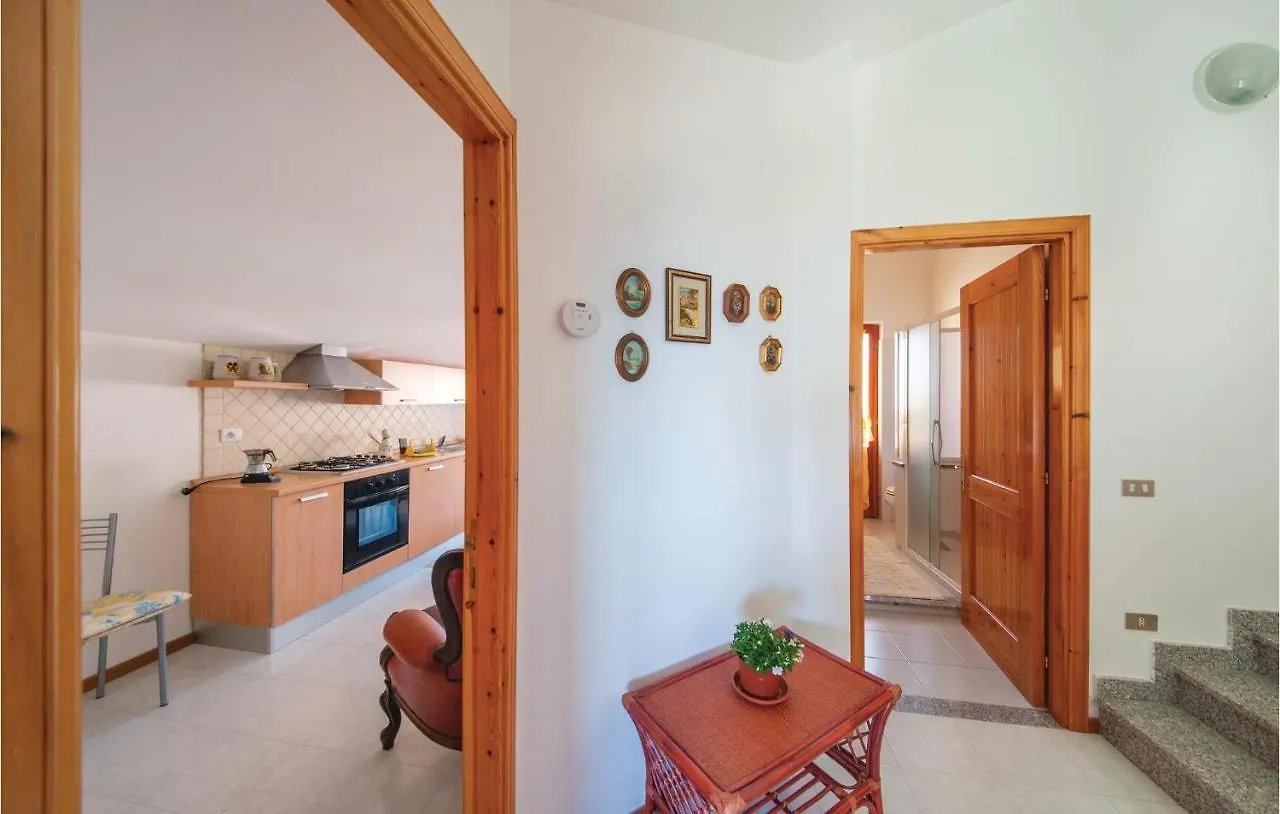 Beautiful Apartment In Porto Alabe With Kitchen Magomadas