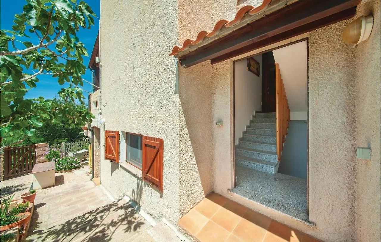 Beautiful Apartment In Porto Alabe With Kitchen Magomadas إيطاليا